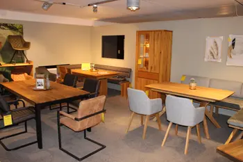 kleine Auswahl an Esszimmermöbel